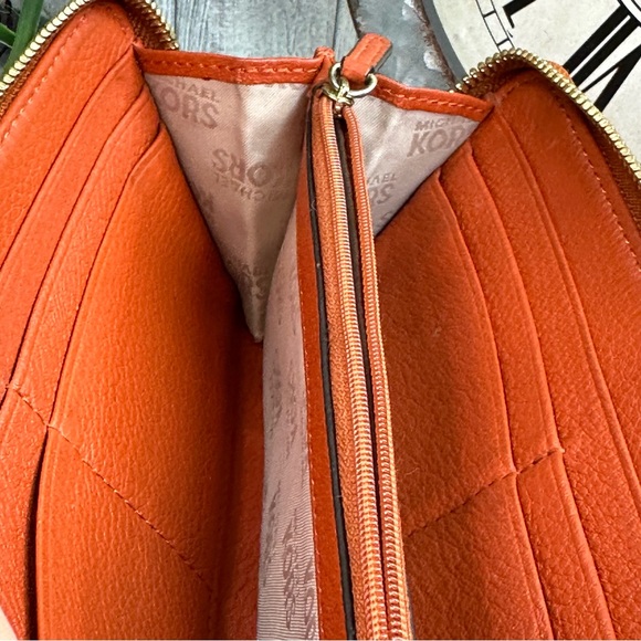 MICHAEL KORS - Dark Orange Pebbled Leather Accordion Zip Around Long Wallet - Picture 14 of 16